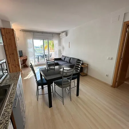 Bonito Piso En Con Piscina Y Parking Av-66 * Roses